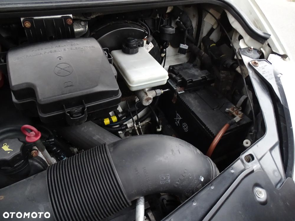 Iveco DAILY 3 ,0 HPI -35C15 - 145 KM, MAXI -JUMBO ,BLIZNIAKI ,KLIMATYZACJA , L4-H2 , PAKA 4,60 M. - 18