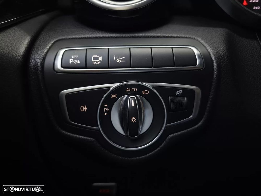 Mercedes-Benz GLC 250 d 4Matic 9G-TRONIC AMG Line - 33