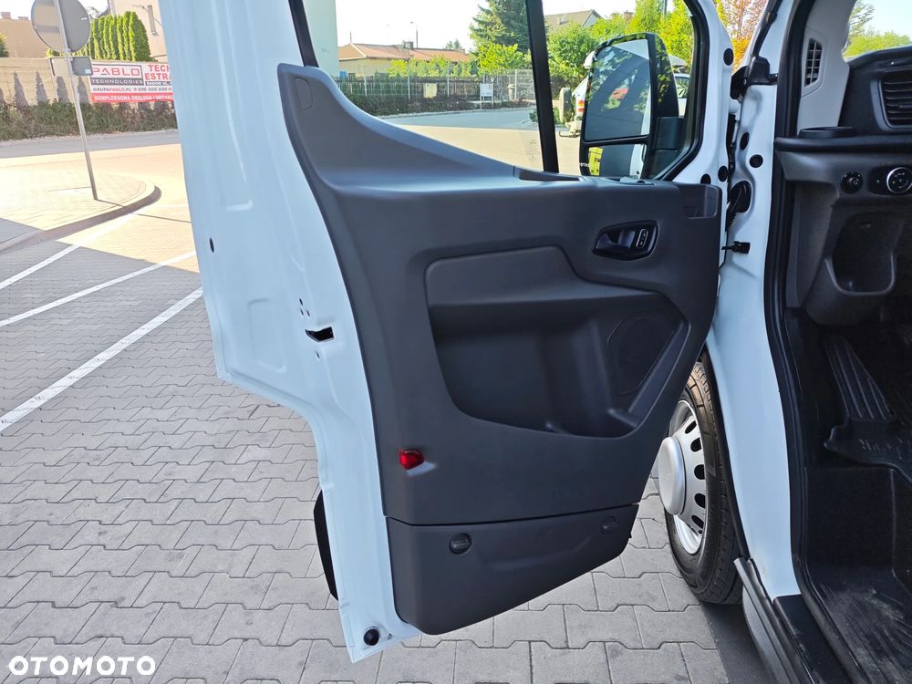 Ford Transit - 12