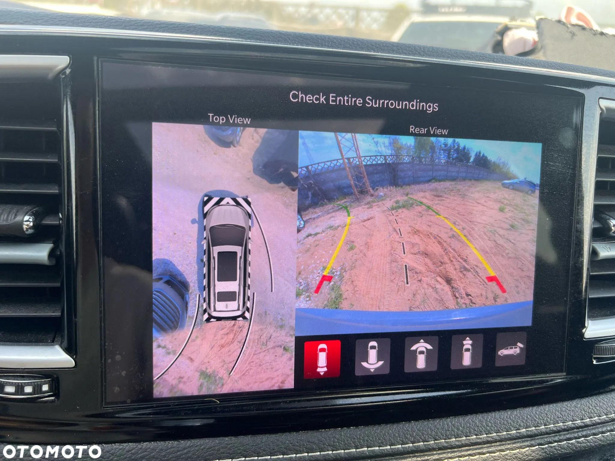 Chrysler Pacifica - 12
