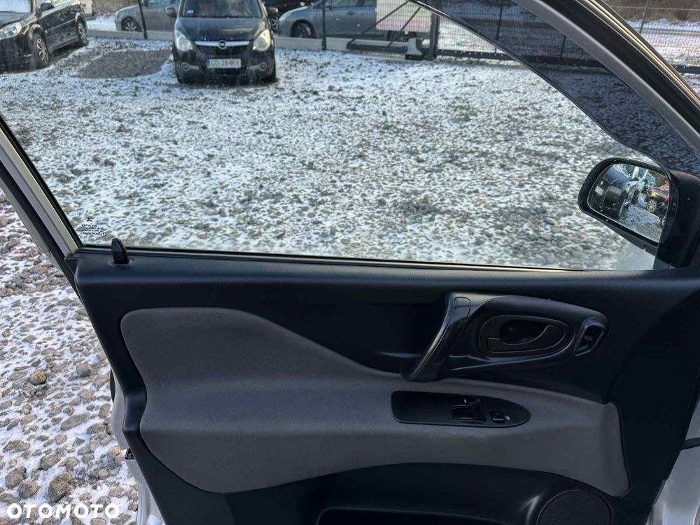 Mitsubishi Space Star 1.6 Family - 16