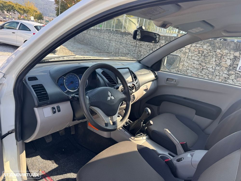 Mitsubishi L200 2.5 DI-D Club Invite 3L 4WD - 7