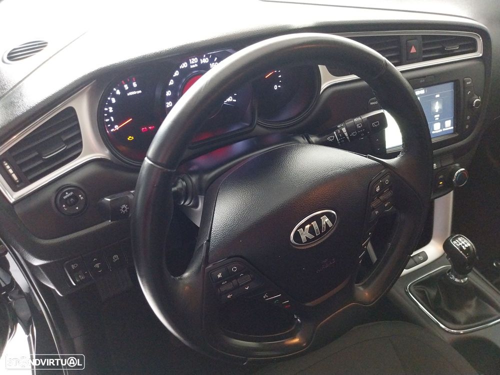 Kia Ceed SW 1.6 CRDi Nav Line - 9