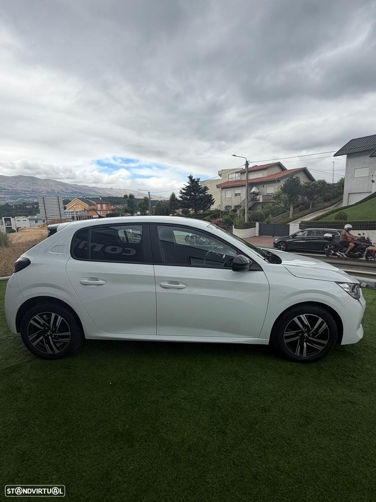 Peugeot 208 - 7
