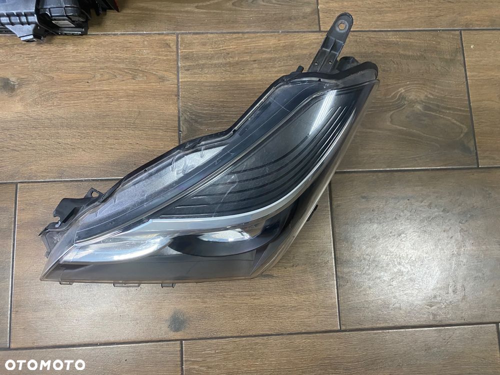 YARIS III LIFT LAMPA PRZOD LEW,SOCZEWKA IGLA ORG. - 2