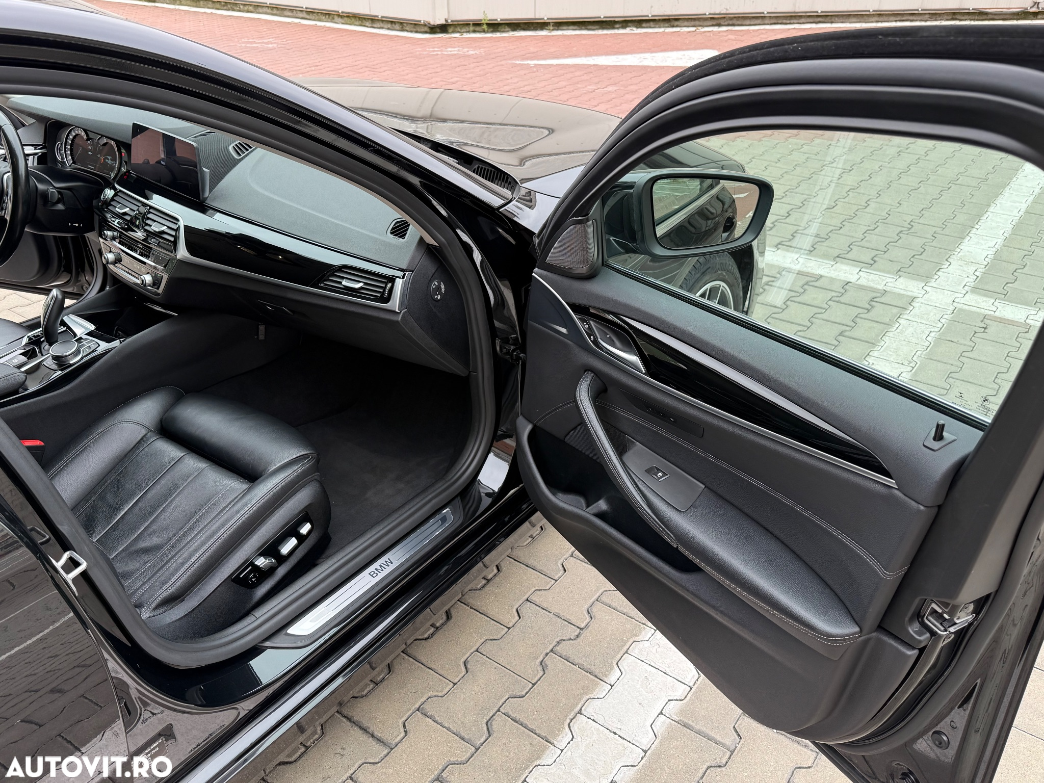 BMW Seria 5 520d AT - 12