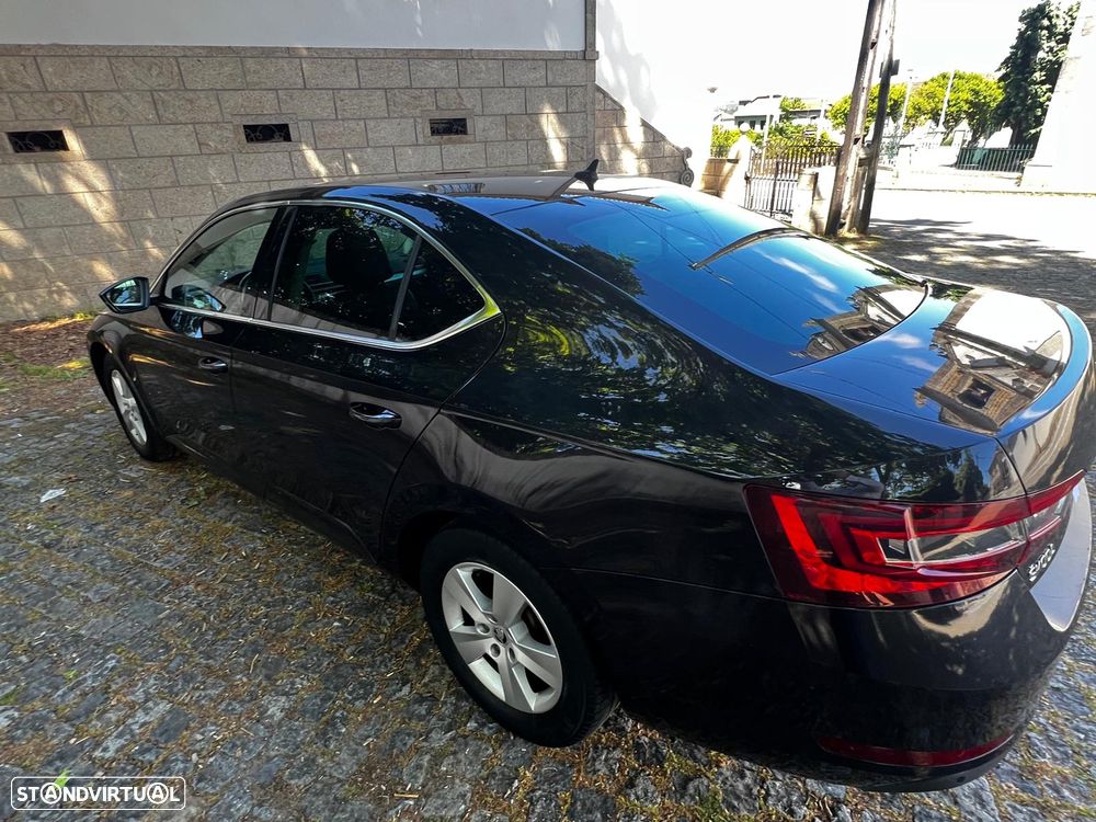 Skoda Superb 2.0 TDI Ambition - 3