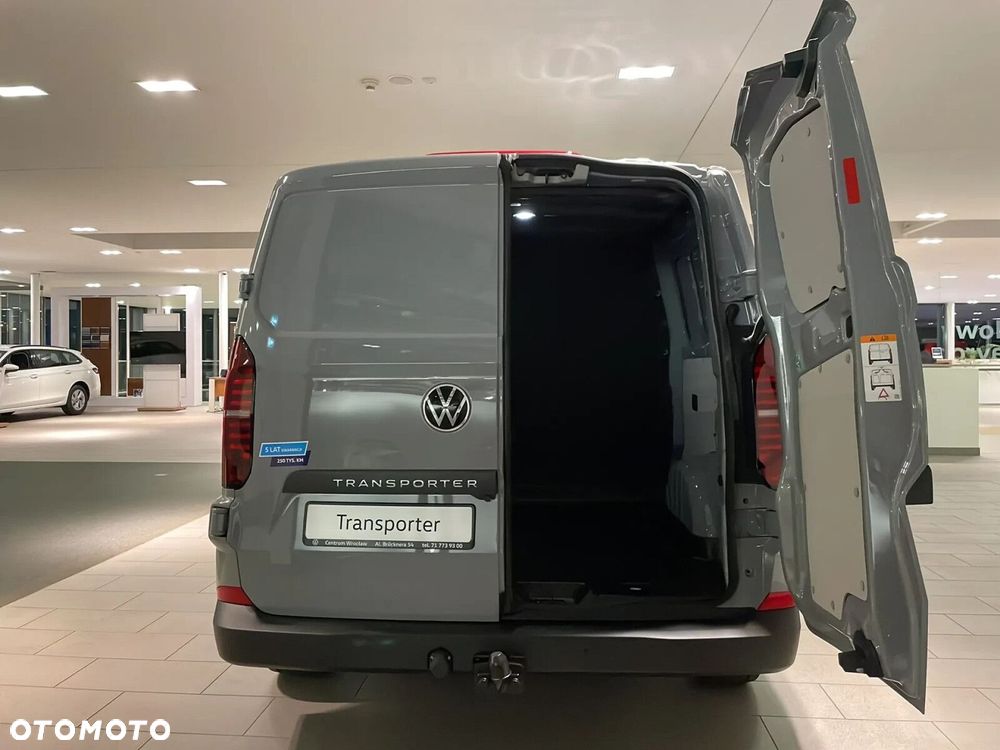 Volkswagen Transporter Furgon "L silnik: 2,0 l TDI 150 KM automatyczna r. o.: 3500 mm, 5 osób - 20