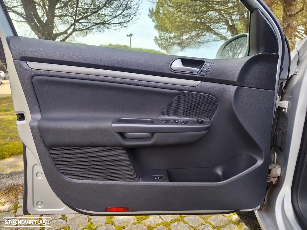 VW Golf 1.9 TDi Confortline DSG - 19