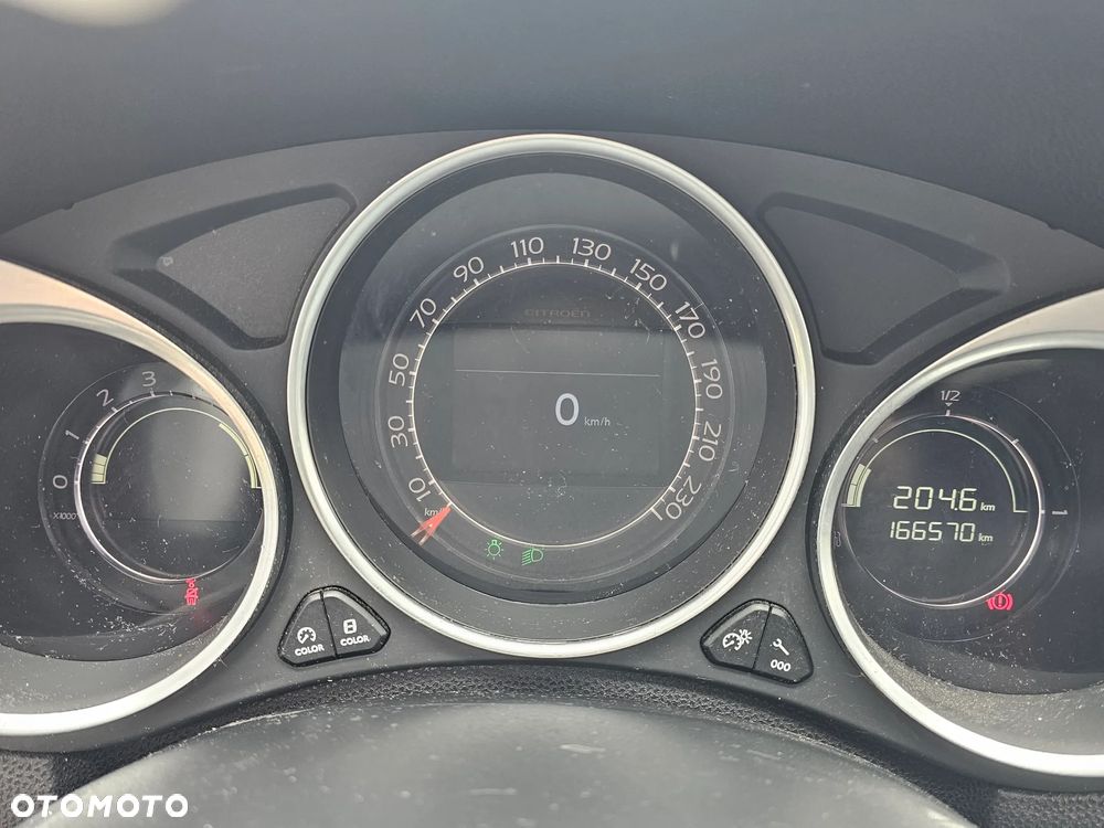 Citroën DS4 HDi 165 SoChic - 4