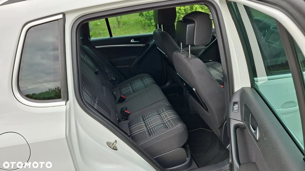 Volkswagen Tiguan 2.0 TDI SCR 4MOTION BlueMotion Technology DSG Lounge Sport & Style - 28