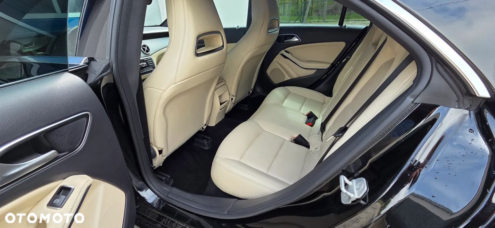 Mercedes-Benz CLA - 10