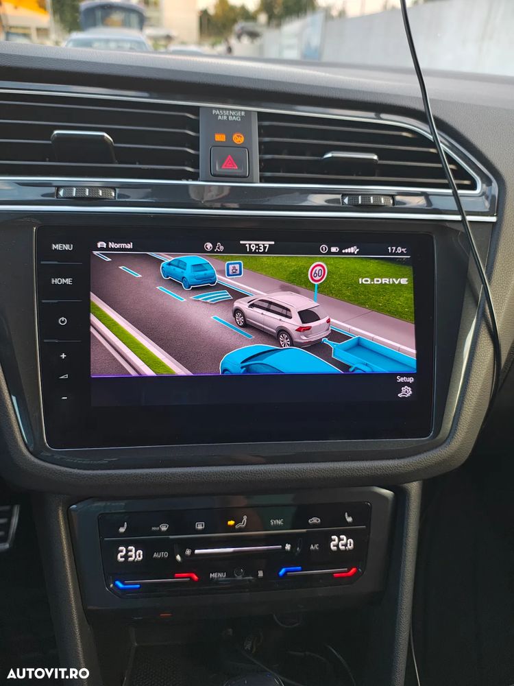 Volkswagen Tiguan 2.0 TDI SCR 4MOTION DSG Elegance - 18