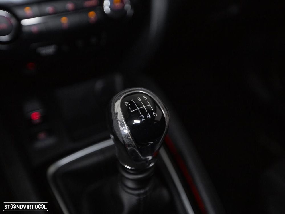 Nissan Qashqai 1.5 dCi N-Connecta - 23