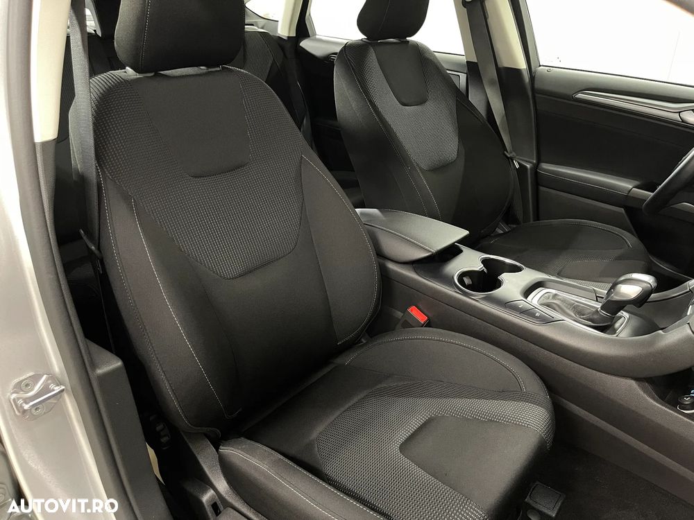 Ford Mondeo 2.0 HEV Titanium - 10