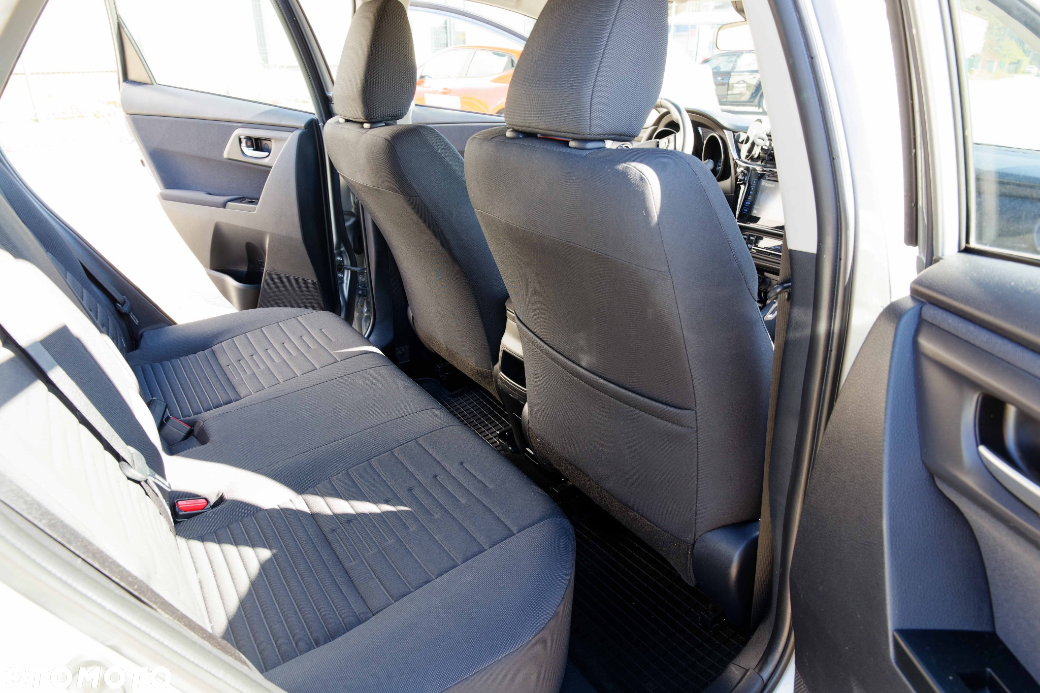 Toyota Auris 1.6 Premium - 7