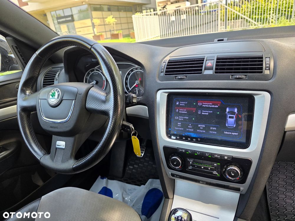 Skoda Octavia 2.0 TSI RS - 11