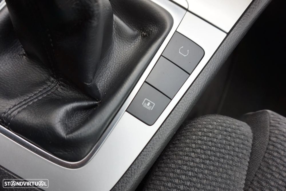 VW Passat 2.0 TDI BM Confortline - 49
