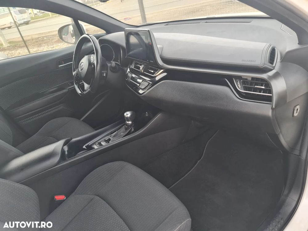 Toyota C-HR Hybrid Business-Edition - 11