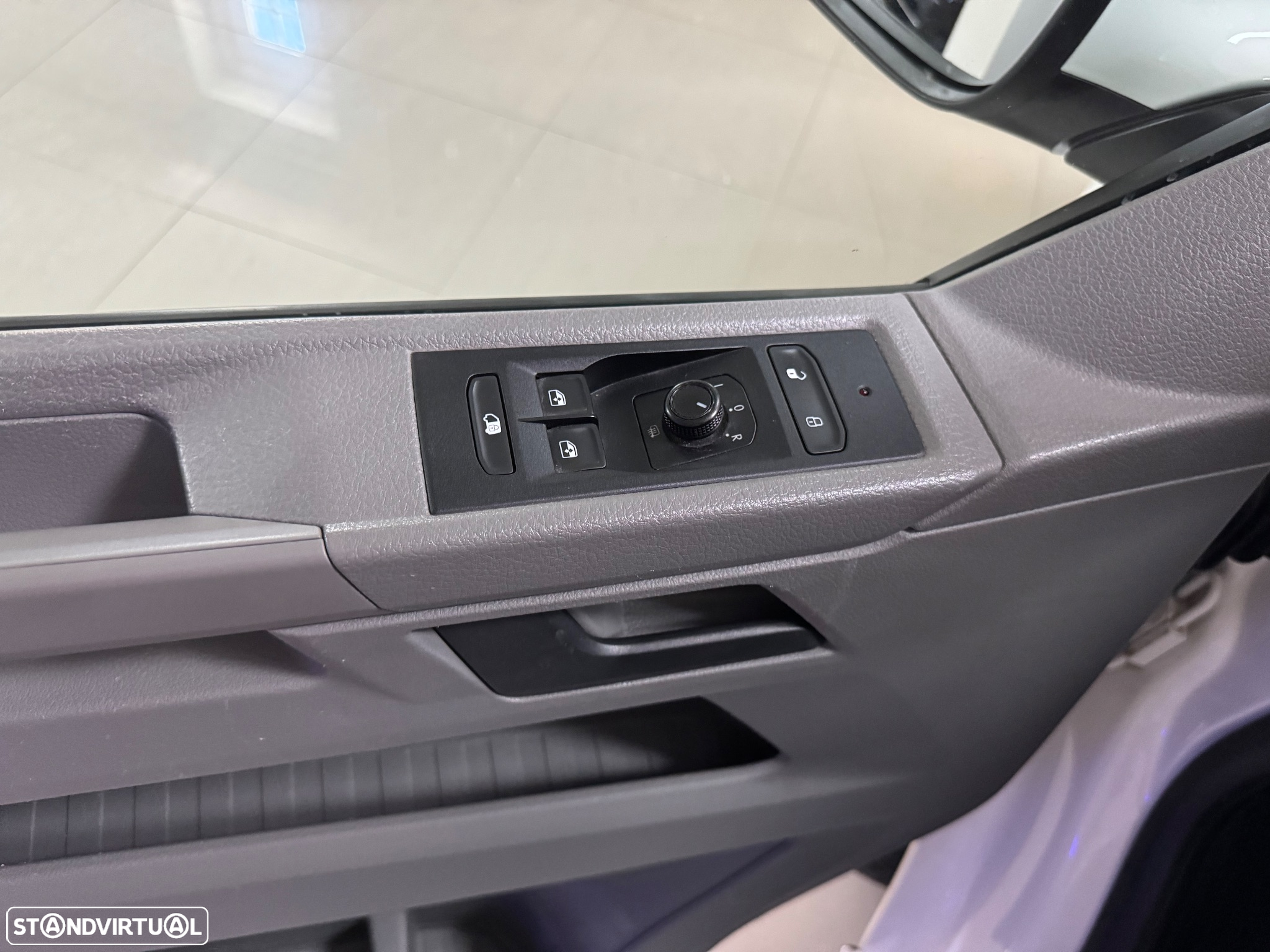 VW TRANSPORTER 2.0 TDI C/IVA BUSINESS AC OCASIÃO - 33