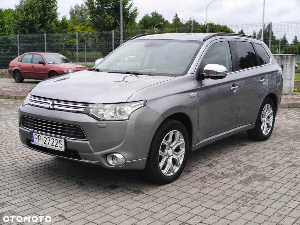 Mitsubishi Outlander Instyle NAVI + - 10