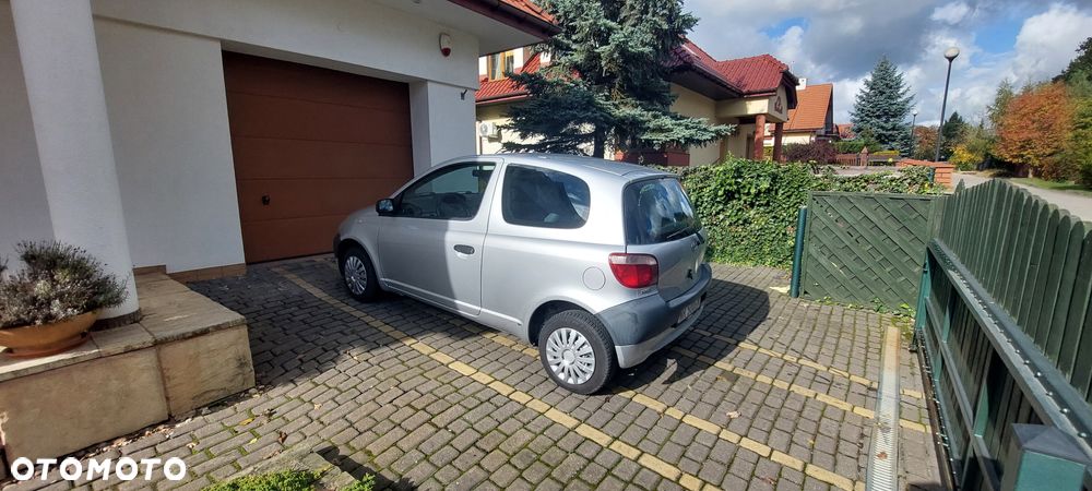 Toyota Yaris 1.0 Base - 2