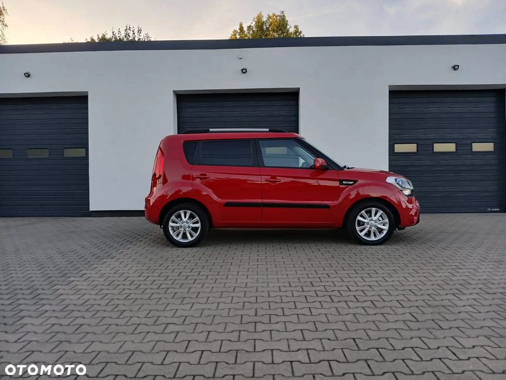 Kia Soul 1.6 CRDI Dream Team Edition - 16