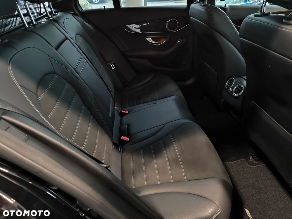 Mercedes-Benz Klasa C 200 4MATIC 9G-TRONIC - 21