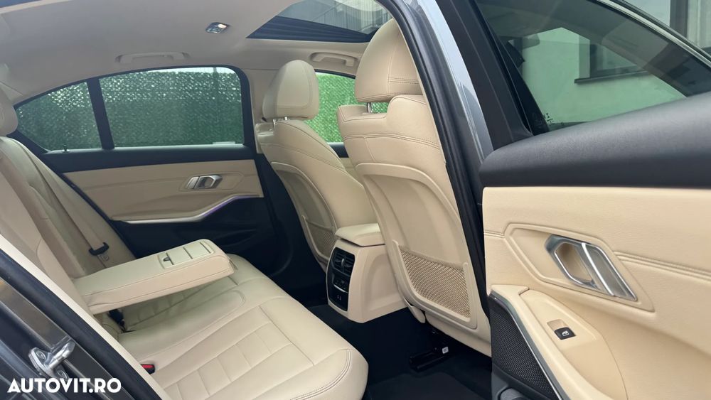 BMW Seria 3 318i Aut. Luxury Line - 14