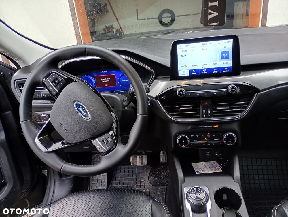 Ford Escape ver-2-0-ecoboost-awd-titanium - 10