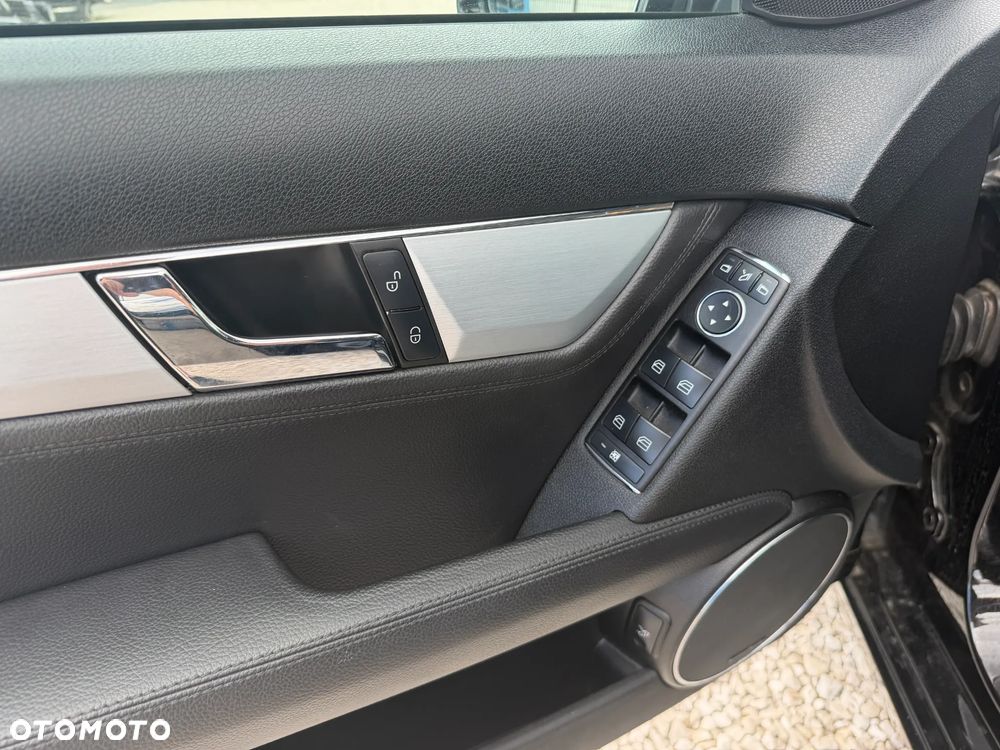 Mercedes-Benz Klasa C 350 CDI DPF 7G-TRONIC Avantgarde - 19