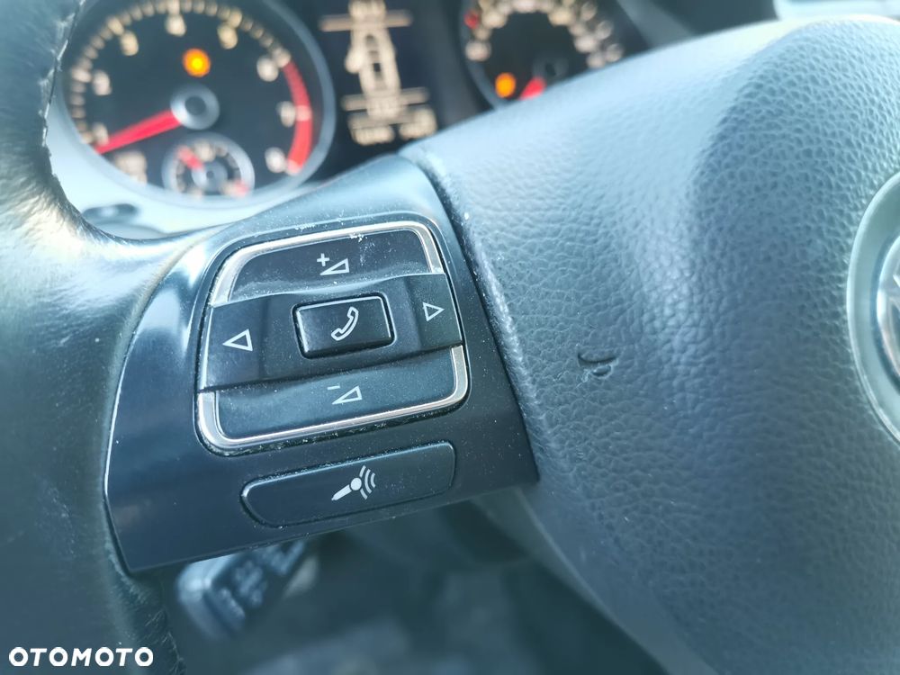 Volkswagen Passat - 15