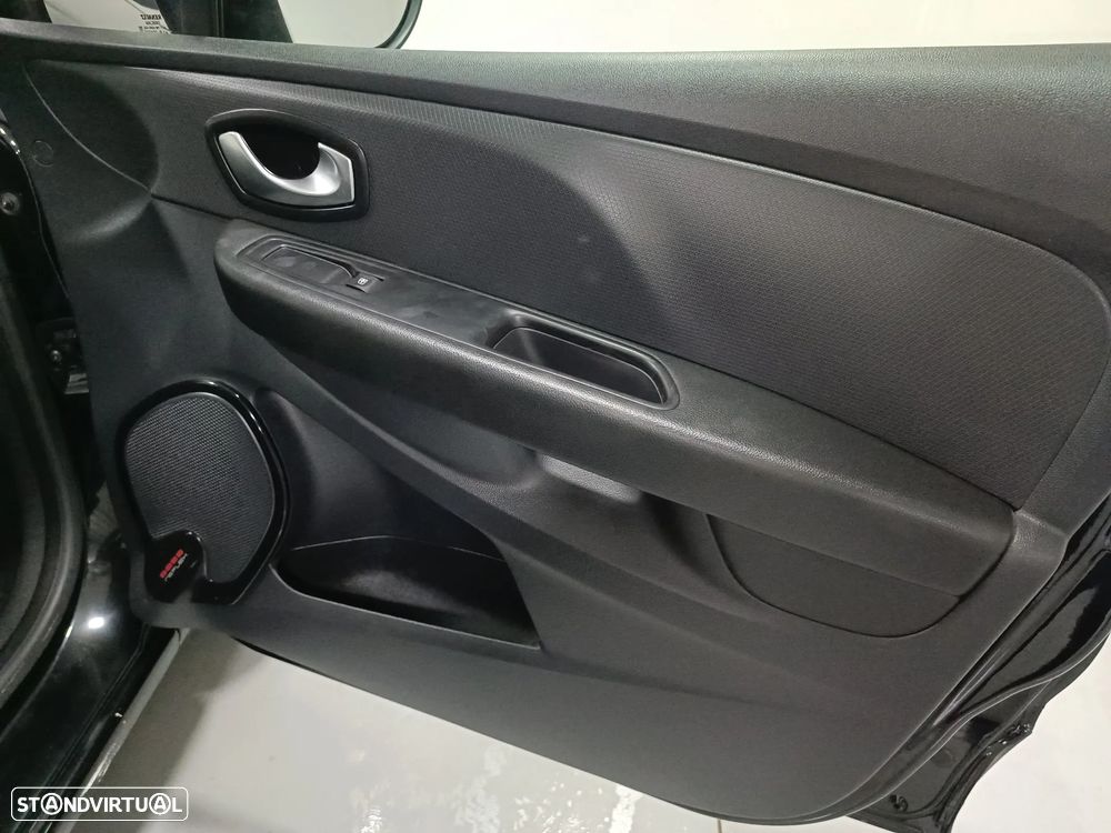 Renault Clio - 16
