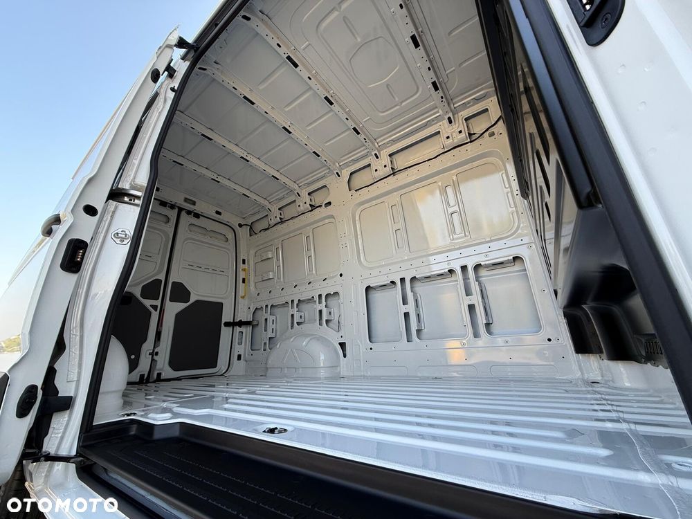 Volkswagen Crafter - 27