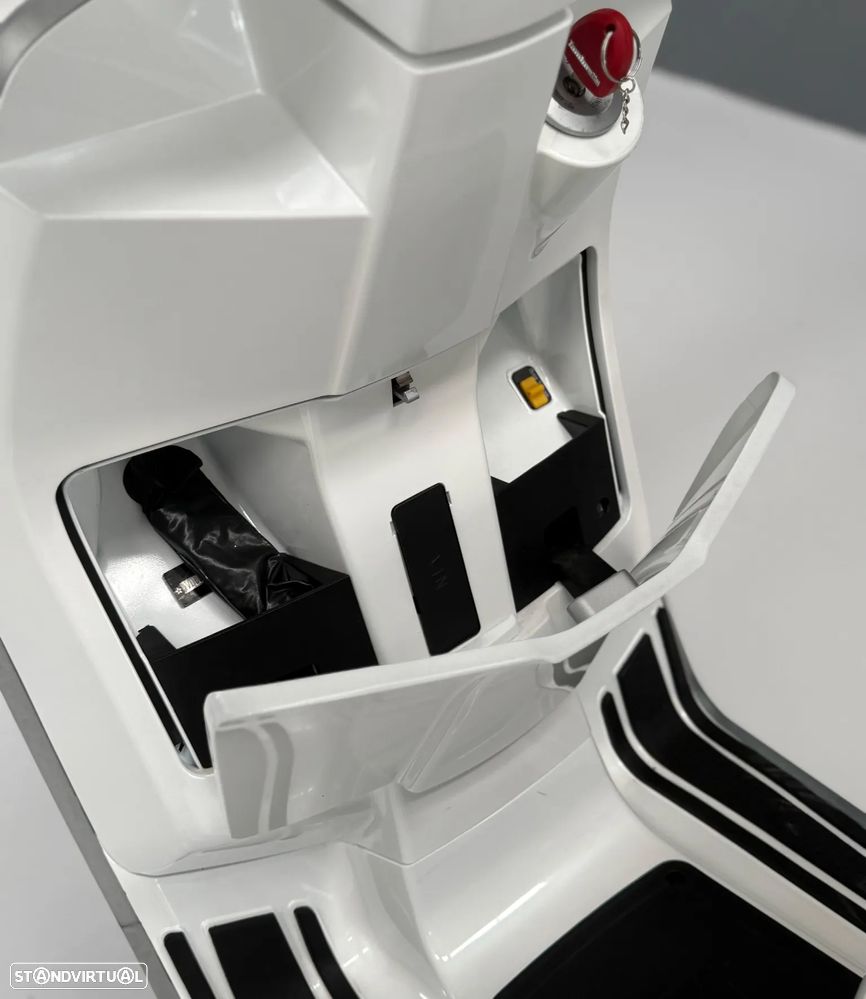 Lambretta V125 Special - 17