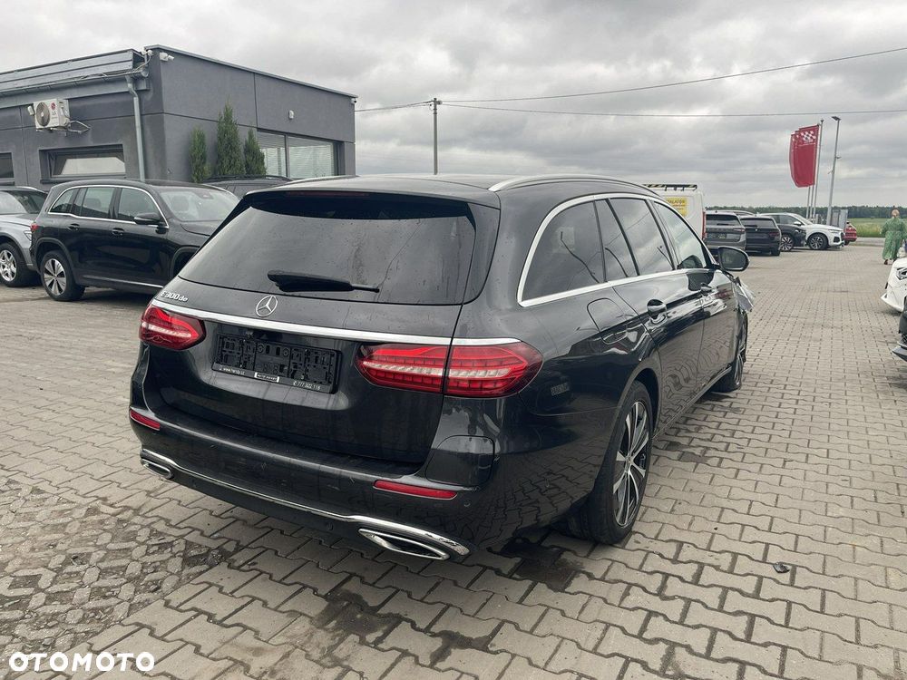 Mercedes-Benz Klasa E 300 de Business Edition - 3