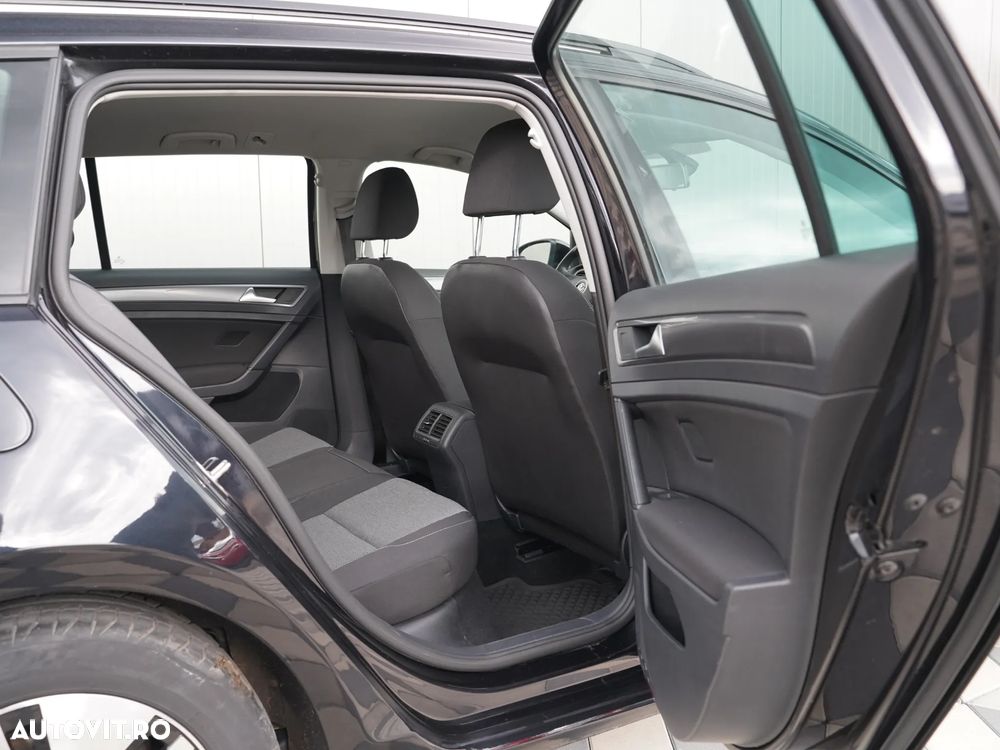 Volkswagen Golf 1.6 TDI BlueMotion Technology Trendline - 31