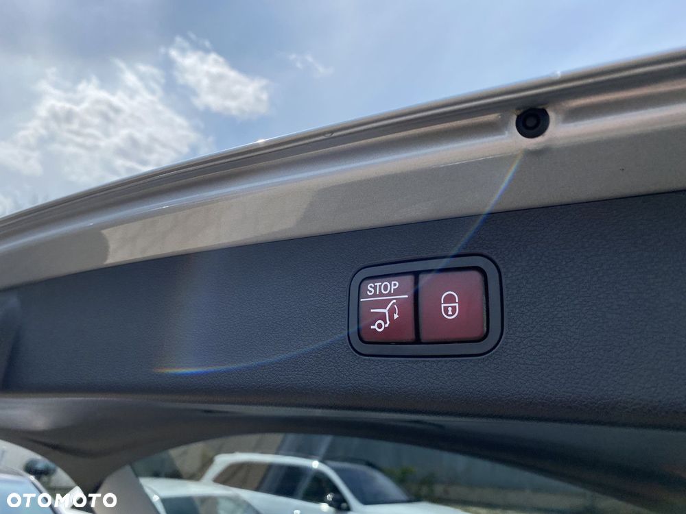 Mercedes-Benz Klasa E - 26