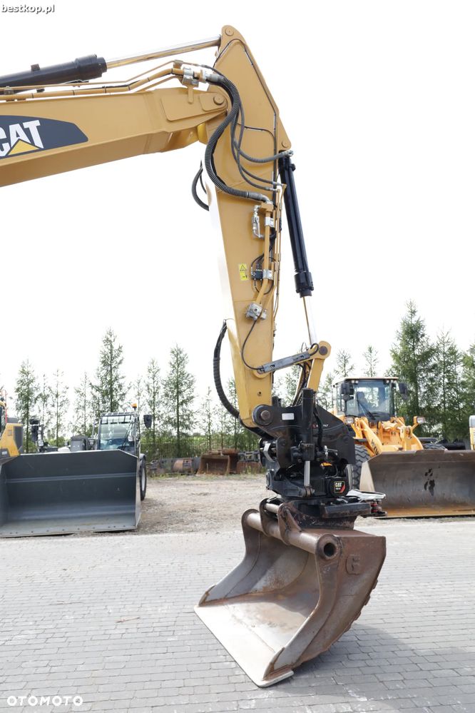 Caterpillar 323 - 15
