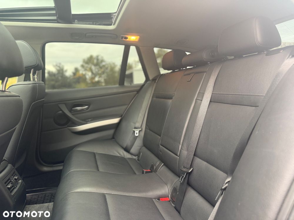BMW Seria 3 320d - 17