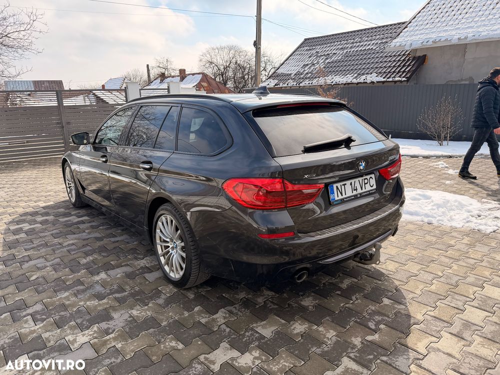 BMW Seria 5 520d xDrive AT - 11