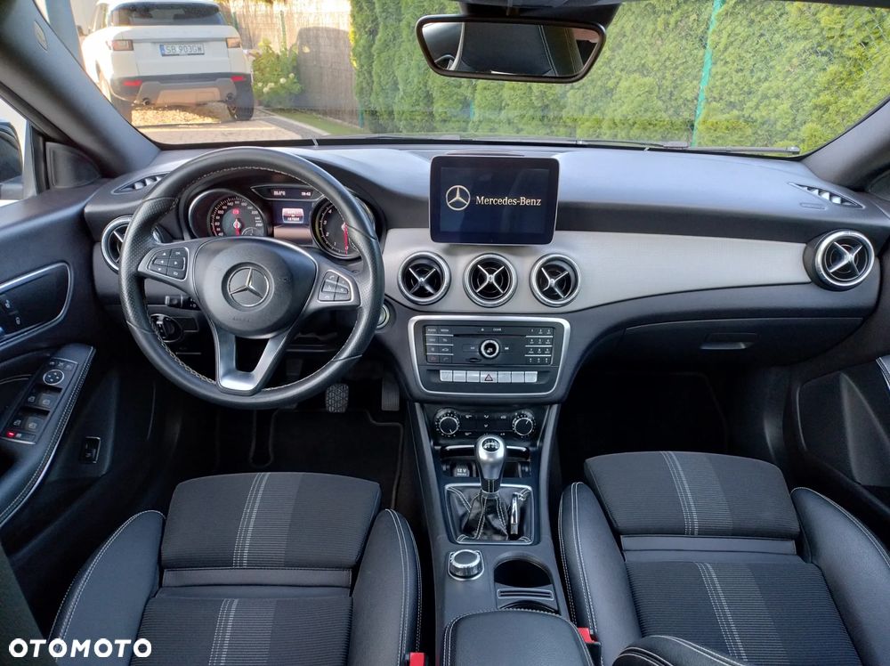 Mercedes-Benz CLA 200 UrbanStyle Edition - 8