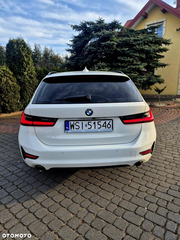 BMW Seria 3 318i Sport Line - 13