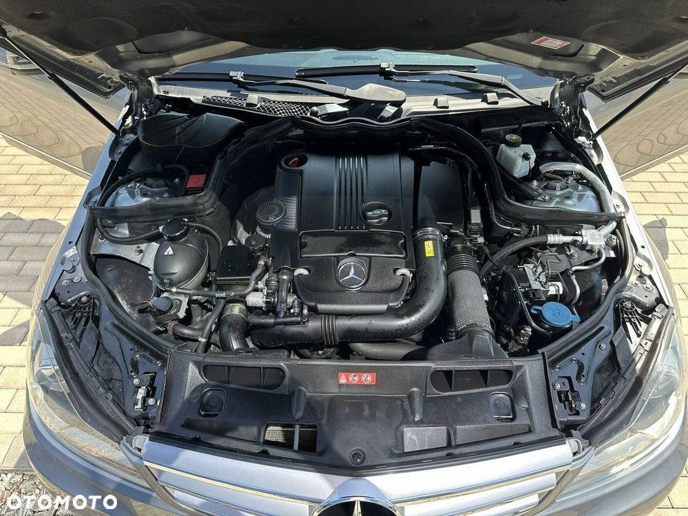 Mercedes-Benz Klasa C 180 BlueEFFICIENCY Avantgarde - 27