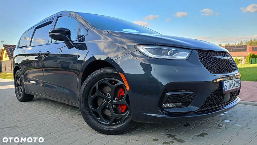 Chrysler Pacifica - 1