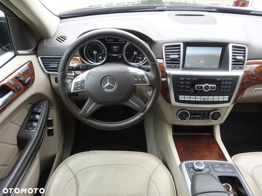 Mercedes-Benz GL - 21