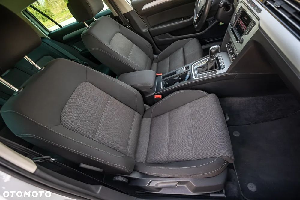 Volkswagen Passat 2.0 TDI BMT Highline DSG7 - 24