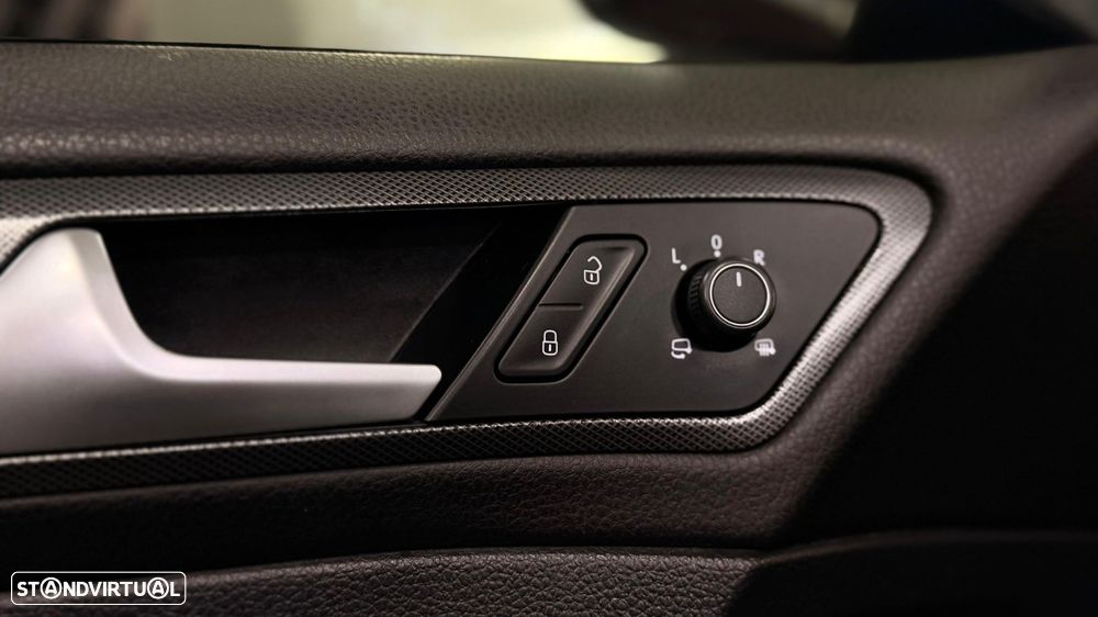 VW Golf 2.0 TSI GTi TCR DSG - 40