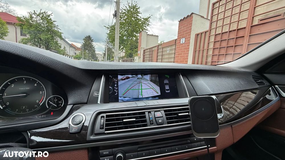 BMW Seria 5 525d xDrive - 9