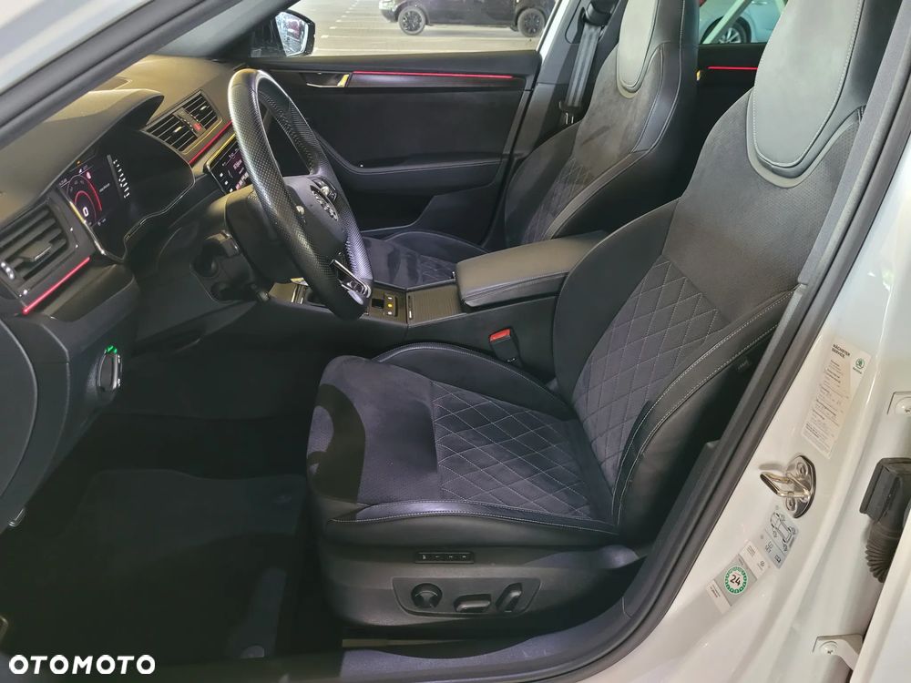 Skoda Superb 2.0 TDI Sportline - 9